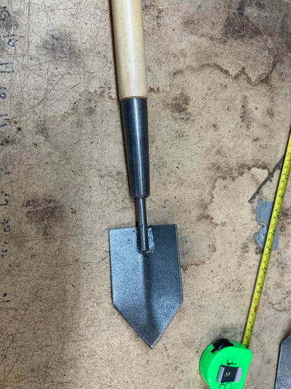 Trapping Trowel | Wide or Narrow Blade | 22" Long
