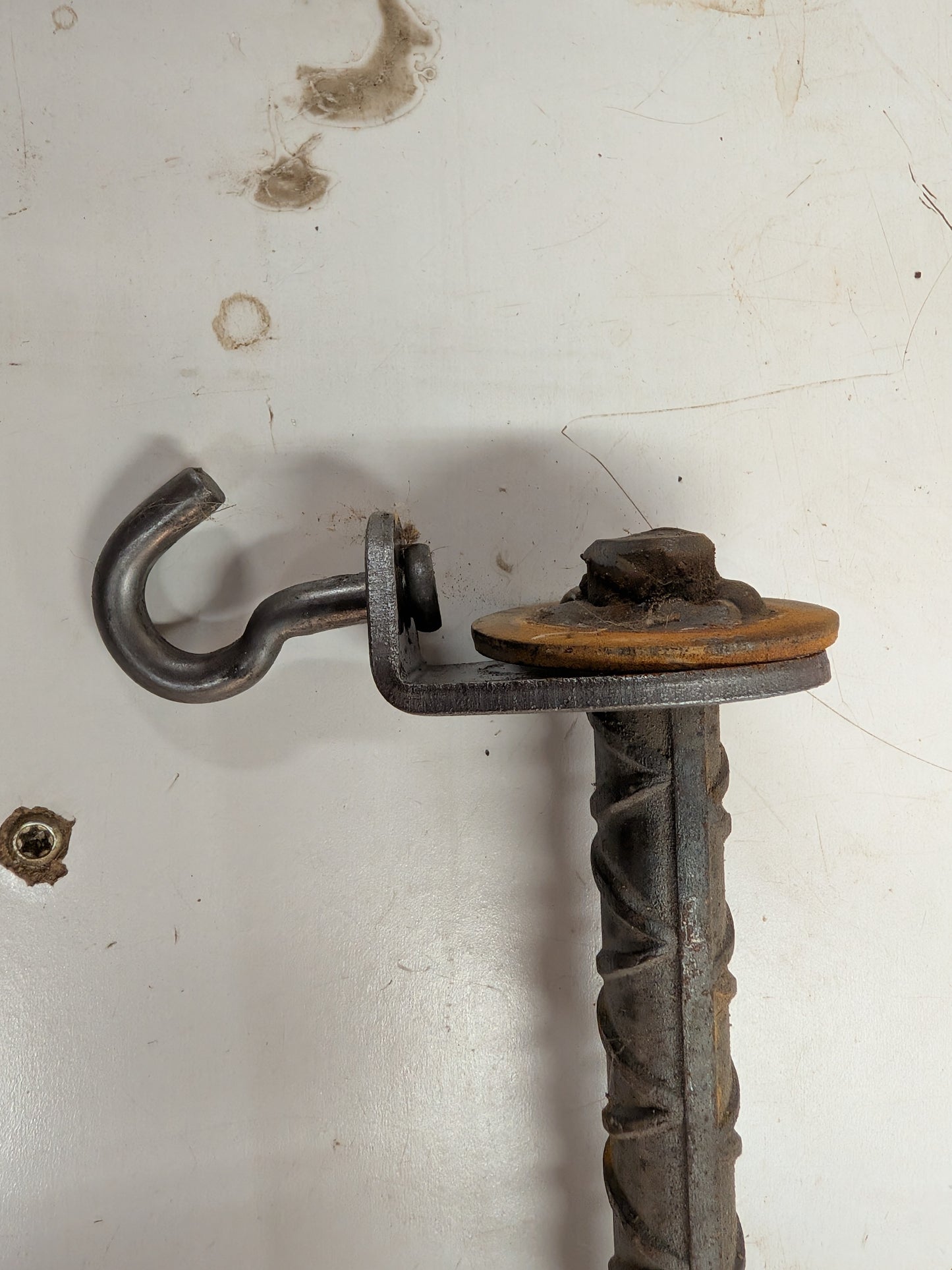 Flat Stake Swivels for 3/8' and 1/2" stakes | 2 Options