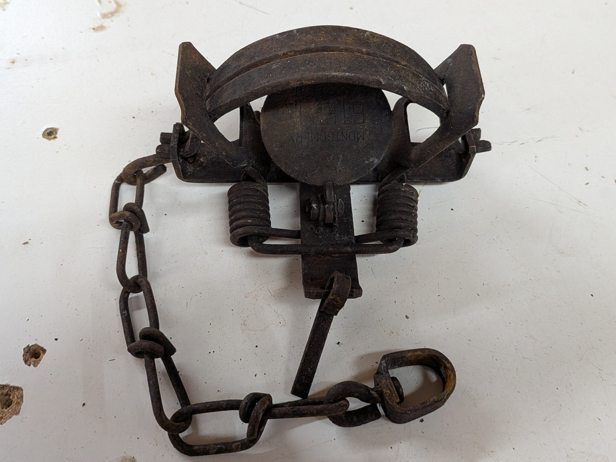 Montgomery 1.5 round jaw trap. (montyRJ1.5)